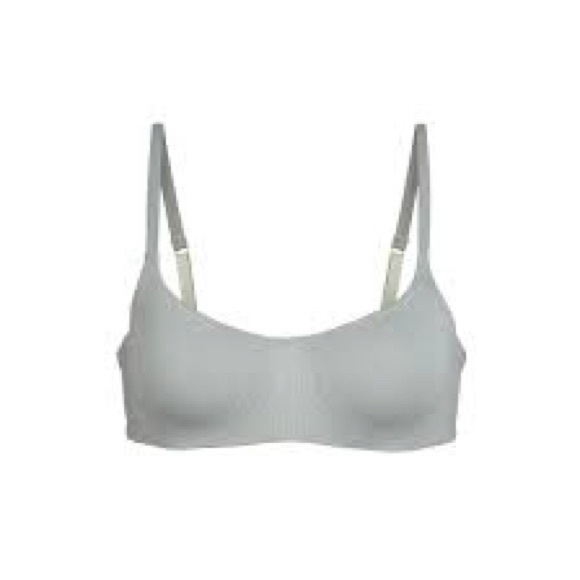 Sold NWT SKIMS by Kim Kardashian 32C - Picture 4 of 4